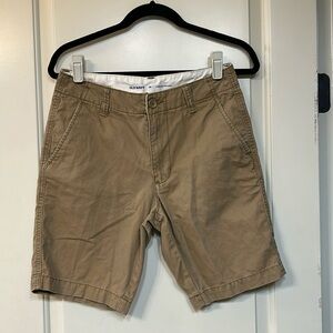 Old Navy Men’s khaki shorts. 7 inch inseam size 28 waist